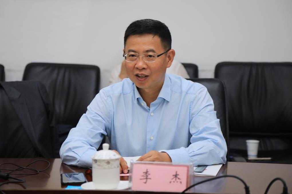 华为公司来我校访问